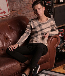 Young man so stylish 5dfa2bad2a618.jpg