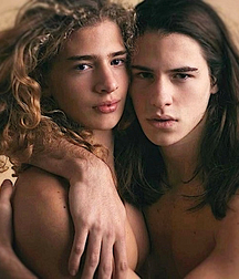 What a romanticism !!! Gay Sex Twinks 5e26fd975aead.jpg