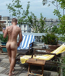 Gay Tube Parisians on holiday 5f04a4638f169.jpg