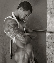Beauty don't need Color Gay Porn 6198f3a3ee225.jpg