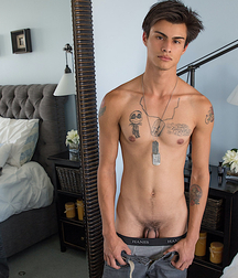 Gay Porn Beaux Mecs de Squiltown 61d1a862be5e0.jpg