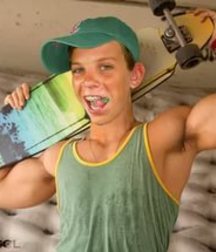 SKATER BOYS 596c8b4ae893d.jpg