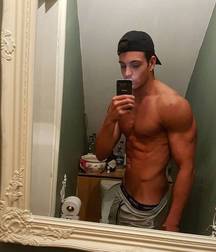 MUSCLE BOYS 5a4707e379c18.jpg