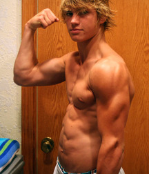 More Muscle Boys 5a49be2ea02a7.jpg