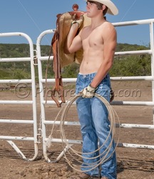 COWBOYS AND INDIANS 5a5267cf21211.jpg