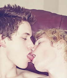 Kisses 59ec9ee4b8310.jpg
