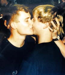 Kisses 59ec9ef7956be.jpg