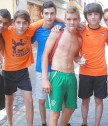 Boys gently for two or more 59ede84f5775c.jpg