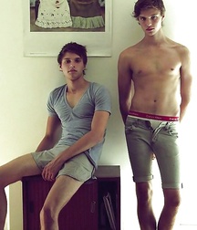 Boys gently for two or more 59ede8527f326.jpg