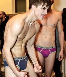 Boys gently for two or more 59ede8546d885.jpg