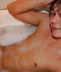 Wet Boys 59f8890a89d3a.jpg