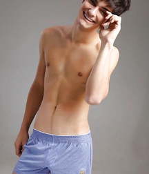 Boy without shirt 5a00afe3d5614.jpg