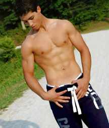 Boy without shirt 5a00afea8f11b.png