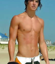 Boy without shirt 5a00affe49283.jpg