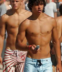 Boy without shirt 5a00b0060c34d.jpg