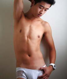 Boy without shirt 5a00b00f9edca.jpg