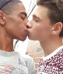 Kiss 5a0182aff0e19.jpg