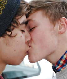 Kiss 5a0182e010f3c.jpg