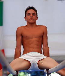 Boy with beautiful upper body 5a0851db2e896.jpg