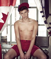 Boy with beautiful upper body 5a0851e775cc6.jpg