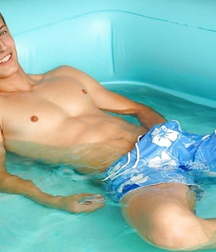 Boy with beautiful upper body 5a0851faed625.jpg