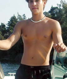 Boys 2 5a3ef9b6151c1.jpg