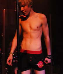 Boys 2 5a3ef9c193f5f.jpg