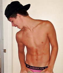 Boys 2 5a3ef9ff6e7b3.jpg