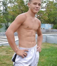 Boys 2 5a3efa22b2a3f.jpg