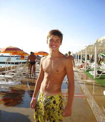 Boys 4 5a50f00b2c25a.jpg
