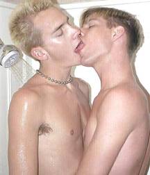 Kiss 2 5a5398a03cbb8.jpg