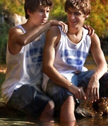 Boys for Two 4 5a75b39c785d8.jpg