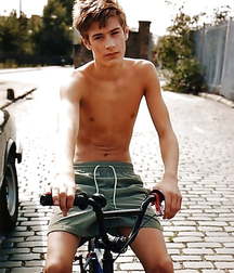 Boys 7 5a75b4390c20e.jpg