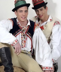 EASTBOYS 5aad28d577aed.jpg