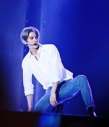 Jeans 5ab66c3a75ecf.jpg