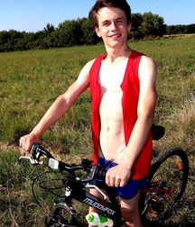 AlexBoys 5ac8dda659cf8.jpg
