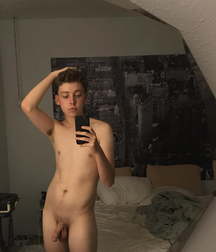 Selfie 5b646cc65fb53.jpg