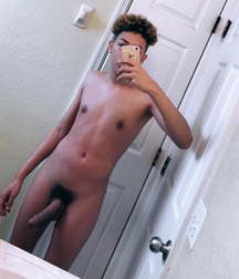 Selfie 5b646d14a9fe3.jpg