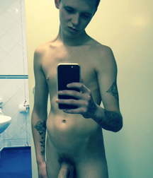 Selfie 5b646d1e173a1.jpg