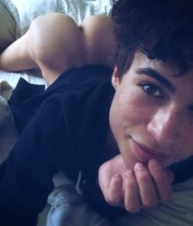 Selfies (Bottom) 5b66ec049bc0c.jpg