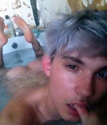 Selfies (Bottom) 5b66ec2429916.jpg