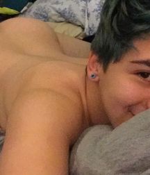 Selfies (Bottom) 5b66ec55ef1d7.jpg