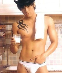 Underware 5b9d1b19b2182.jpg