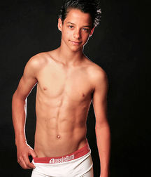 Underware 5b9d1ba89024d.jpg