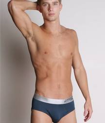Underware 5b9d1bae87a27.jpg
