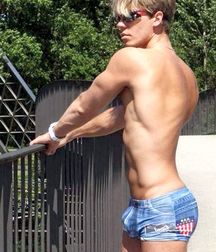 Underware 5b9d1c33b5411.jpg