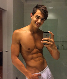 Underware 5b9d1c8003308.jpg