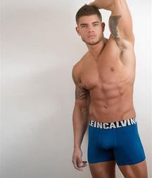 Underware 5b9d1c86bd9dc.jpg