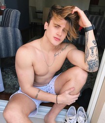 Underware 5b9d1c9c5a1ec.jpg