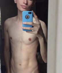 Twink home selfie gay porn 614b3db99c252.jpeg